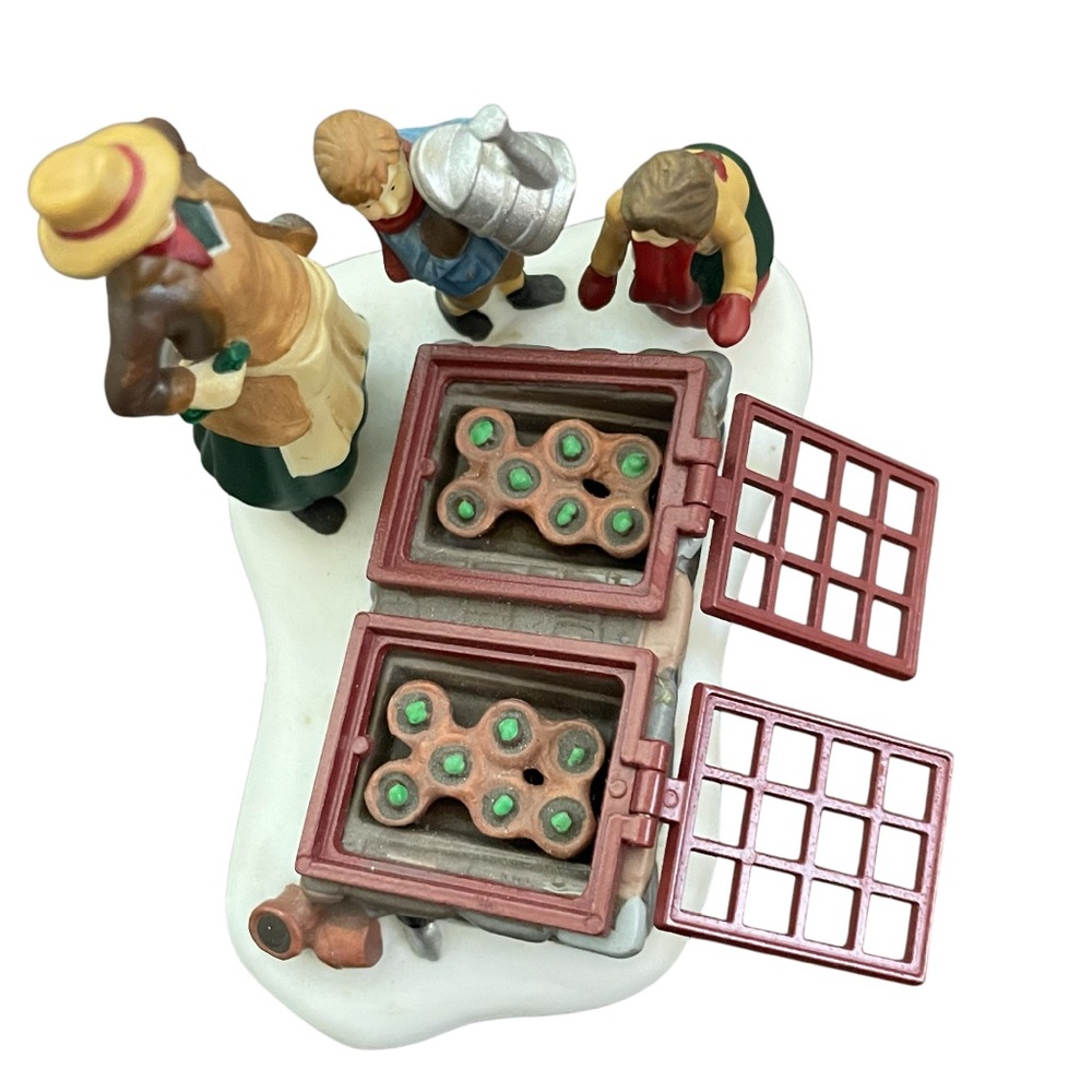 Dept 56 Dickens Village The Heritage Collection “Tending the Cold Frame”… - Picture 5 of 14